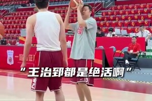 毫无杀伤力！杨鸣评价：后卫和中锋没配合！全是强投！